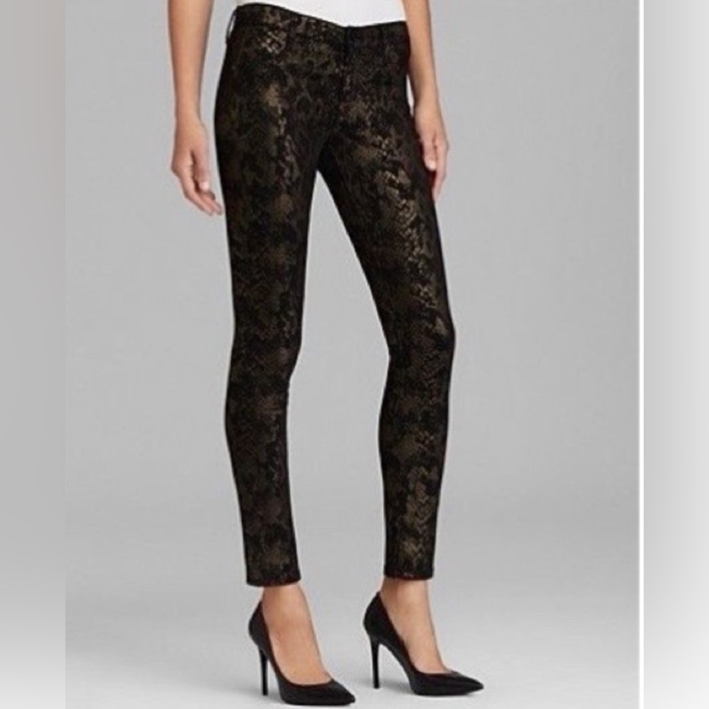 James Jeans Black “Twiggy” Style with Gold Metallic Accent Size 28